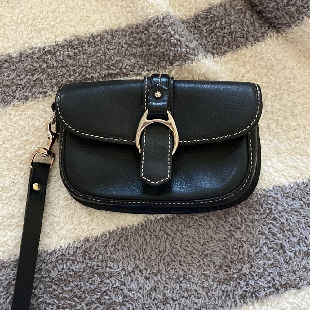 Dooney & Bourke wallet